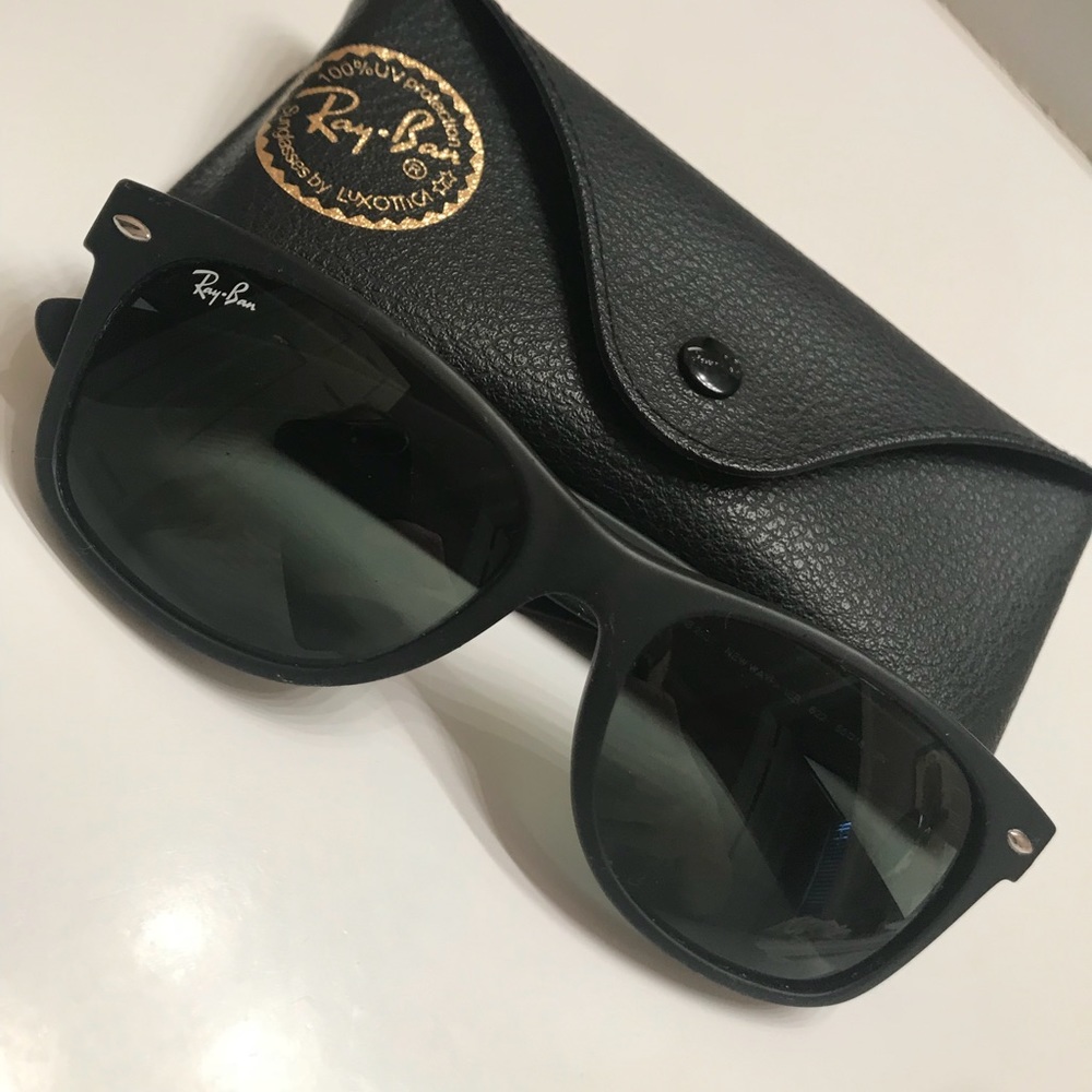Ray Ban Matte-Black Rubber Wayfarer Sunglasses